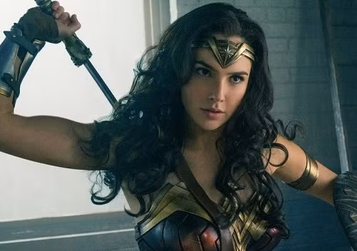 Dàn mỹ nữ từng thủ vai Wonder Woman qua các thời kì ảnh 1