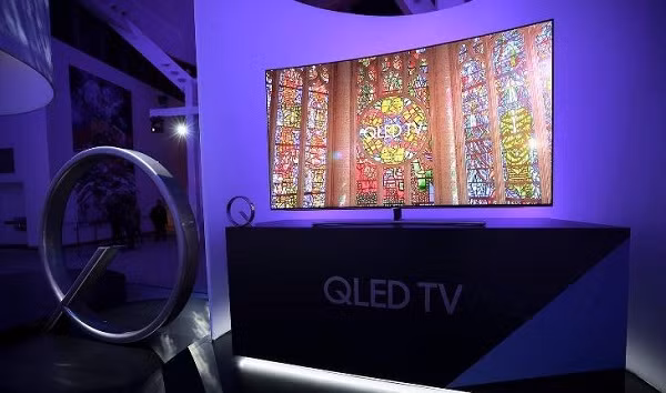 Những điểm khác biệt giữa Tivi công nghệ OLED và QLED ảnh 1
