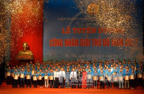 Lễ Báo công dâng Bác và tuyên dương Công nhân giỏi Thủ đô năm 2017 ảnh 1