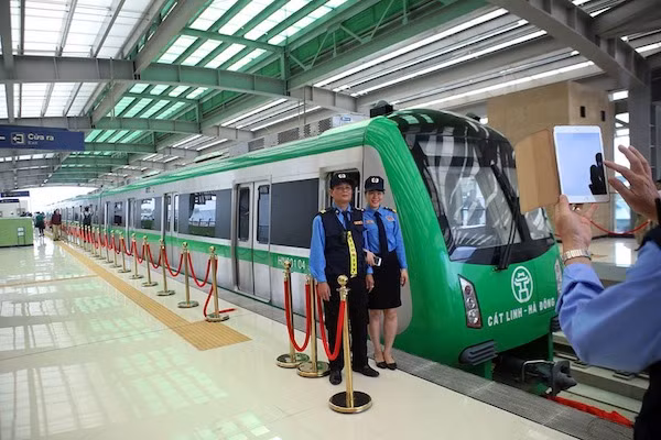 Háo hức ngày đầu tham quan nhà ga La Khê ảnh 4