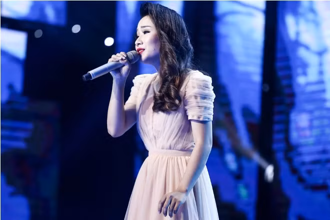 Thần tượng Bolero: Phương Liên hát liên khúc đêm mưa, được HLV Ngọc Sơn chọn ảnh 1