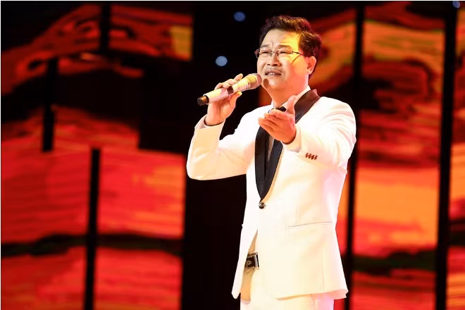 Thần tượng Bolero: Thành Long không thể trộn lẫn khi hát, giành vé của 3 HLV ảnh 2