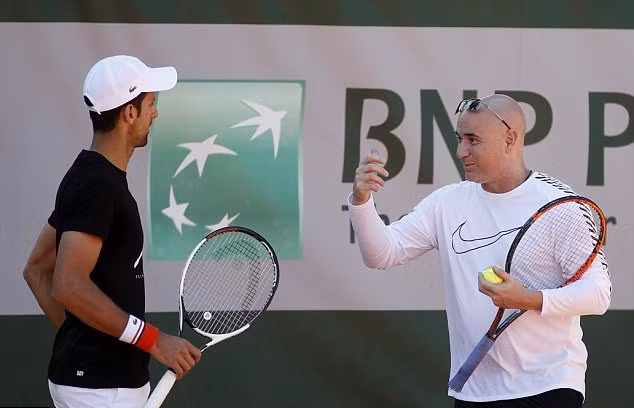 Andre Agassi tập cho Novak Djokovic, làng quần vợt sững sờ ảnh 6