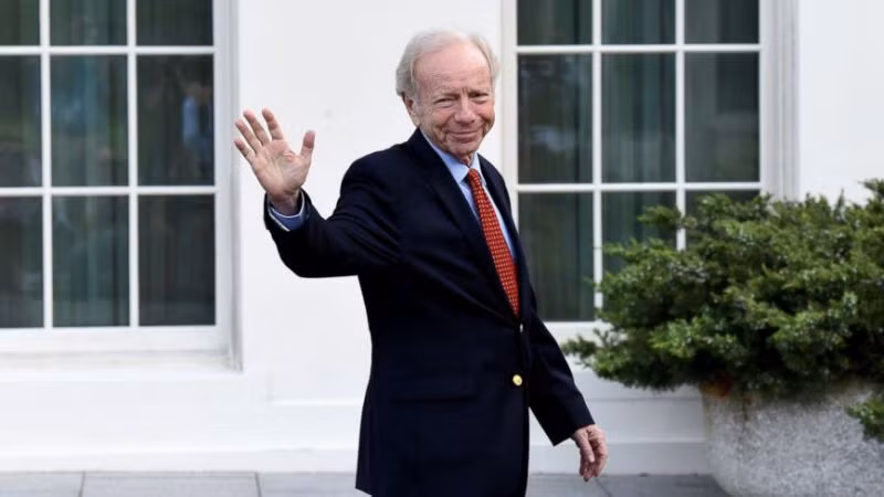 Cựu Thượng nghị sĩ Lieberman rút khỏi đề cử Giám đốc FBI ảnh 1