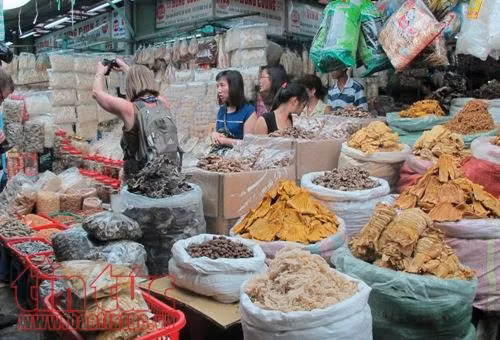 Cơ sở kinh doanh thức ăn nhỏ lẻ rất ít bị kiểm tra lại hay sử dụng phụ gia chất cấm ảnh 1