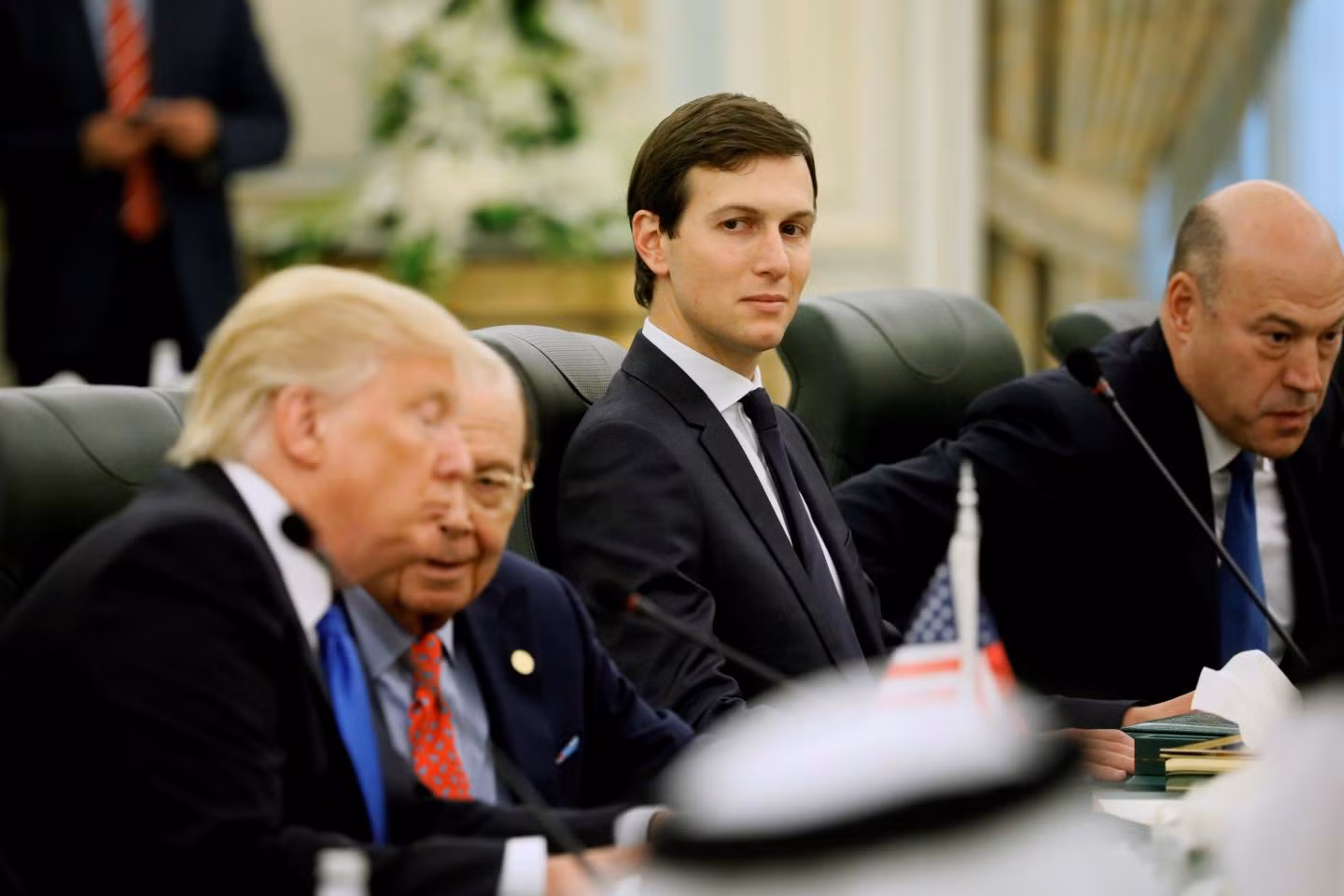 Tổng thống Donald Trump về nước, đối mặt cuộc điều tra nhằm vào con rể ảnh 1