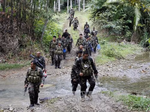 Đụng độ dữ dội với phiến quân, Tổng thống Philippines ban hành thiết quân luật tại Mindanao ảnh 1