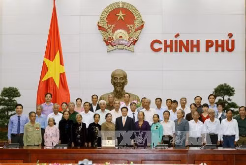Phó Thủ tướng Vũ Đức Đam tiếp đoàn đại biểu người có công Lạng Sơn và Quảng Nam ảnh 2