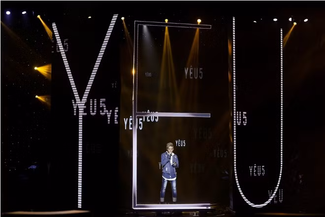 The Voice 2017: Anh Tú hát 'Yêu 5' đúng phong cách ca sĩ thị trường ảnh 1