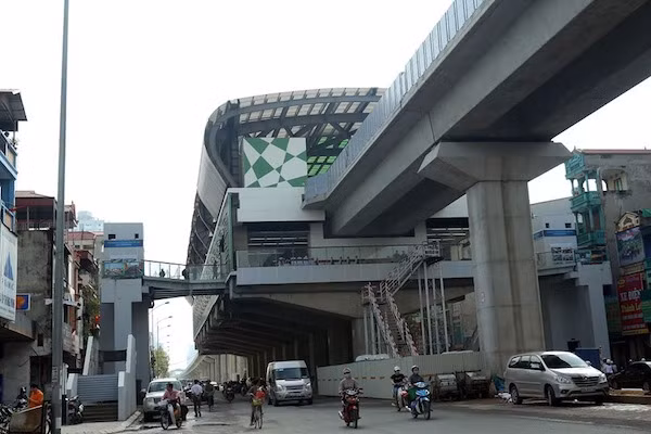 Háo hức ngày đầu tham quan nhà ga La Khê ảnh 1
