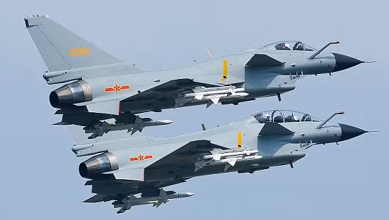 Trung Quốc phủ nhận cáo buộc của Mỹ về vụ chặn máy bay ở Biển Đông ảnh 1