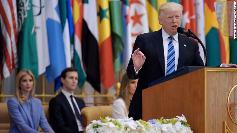 Tín hiệu phát đi từ chuyến thăm nước ngoài đầu tiên của Tổng thống Mỹ Donald Trump ảnh 1
