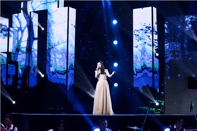Thần tượng Bolero: Phương Liên hát liên khúc đêm mưa, được HLV Ngọc Sơn chọn ảnh 3