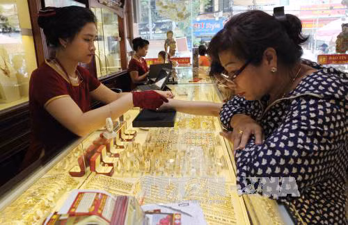 Đầu tuần, giá vàng giảm nhẹ ảnh 1