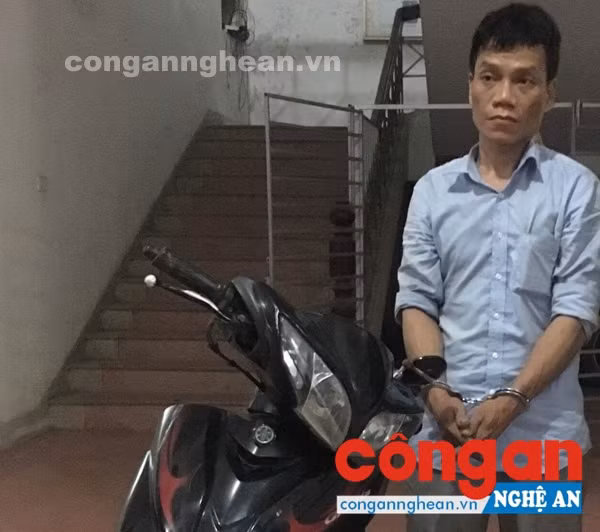 Tóm gọn tên trộm có 5 tiền án khi 'đập đá' với gái mại dâm trong nhà nghỉ ảnh 1