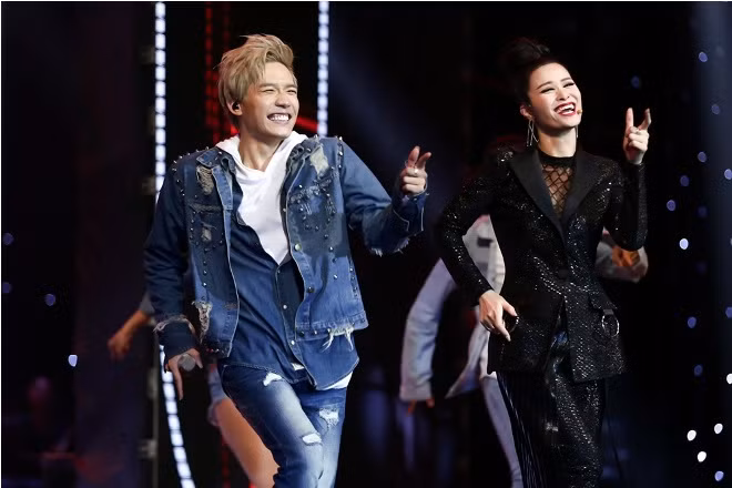 The Voice 2017: Anh Tú hát 'Yêu 5' đúng phong cách ca sĩ thị trường ảnh 6
