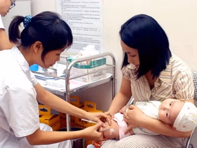 Nguy cơ của việc không tiêm chủng cho trẻ ảnh 1