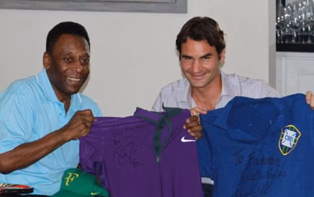 Pele và Federer trao đổi kỷ vật ảnh 1