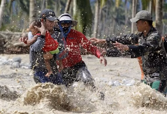 Đằng sau siêu bão Bopha ảnh 3