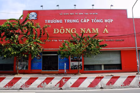Đạo chích đột nhập trường học trộm 6 xe máy ảnh 1