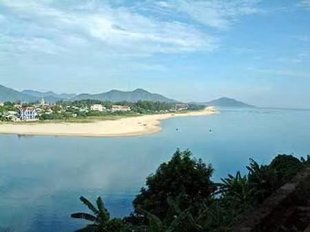 Sớm đưa khu du lịch Vịnh Lăng Cô vào hoạt động ảnh 1
