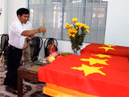 Quy tập hài cốt liệt sĩ ở đèo Rù Rì ảnh 1