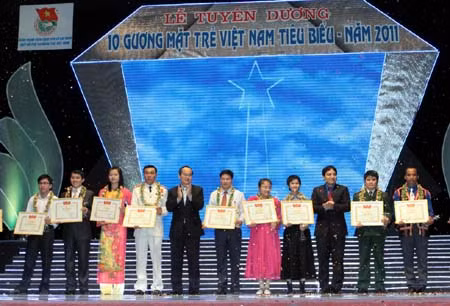 Tuyên dương 10 gương mặt trẻ Việt Nam tiêu biểu năm 2011 ảnh 1