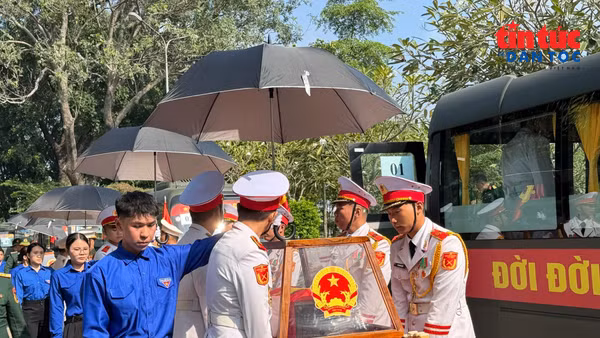 Sẵn sàng cho Lễ truy điệu các hài cốt liệt sĩ tại Công viên Lê Thị Riêng