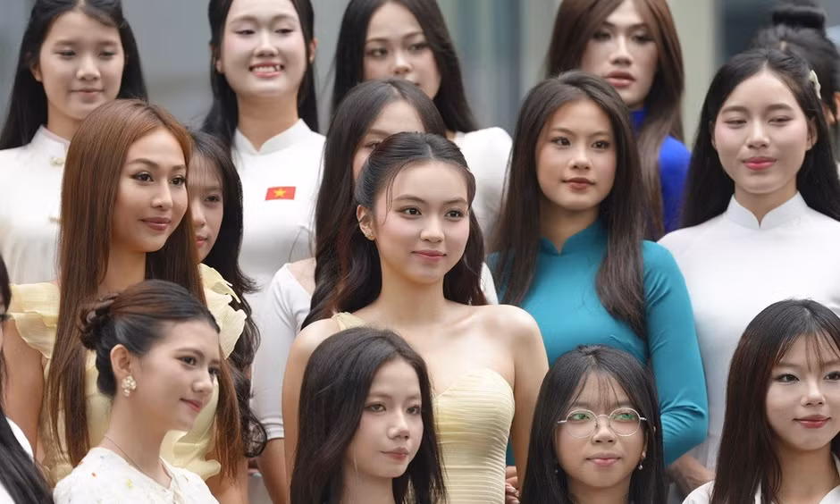  ‘Vẻ ngoài tạo nên lợi thế ban đầu, nhưng được nhớ đến lâu hơn là ở cách suy nghĩ, ứng xử’
