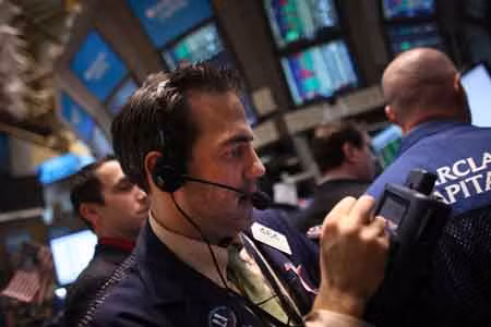 Dow Jones vượt ngưỡng 13.000 điểm ảnh 1
