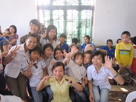 Ông giáo già 15 năm dạy học miễn phí cho trẻ khuyết tật ảnh 2