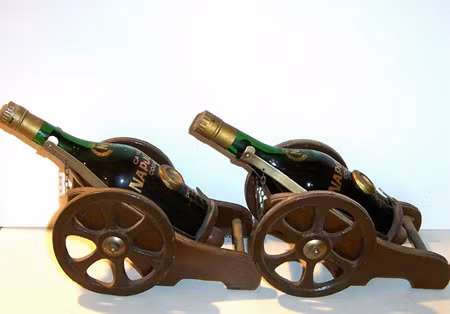 5.000 chai Cognac thời Napoleon được rao bán ảnh 1
