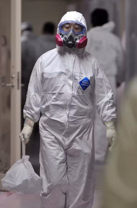 Nhà máy điện hạt nhân Fukushima 1 năm sau thảm họa ảnh 5