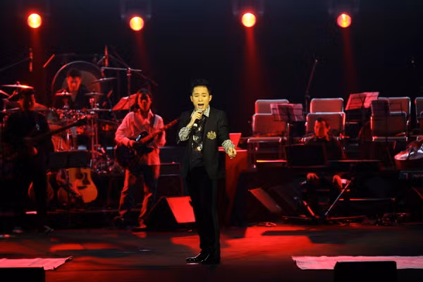 Đạo diễn Việt Tú- Kẻ “lũng đoạn” thị trường showbiz ảnh 4
