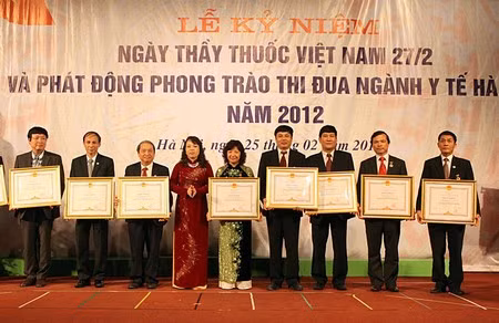 Phát động thi đua nhân Ngày Thầy thuốc Việt Nam ảnh 1