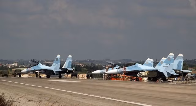 Syria sơ tán máy bay sang căn cứ Nga trước nguy cơ bị Mỹ không kích ảnh 1