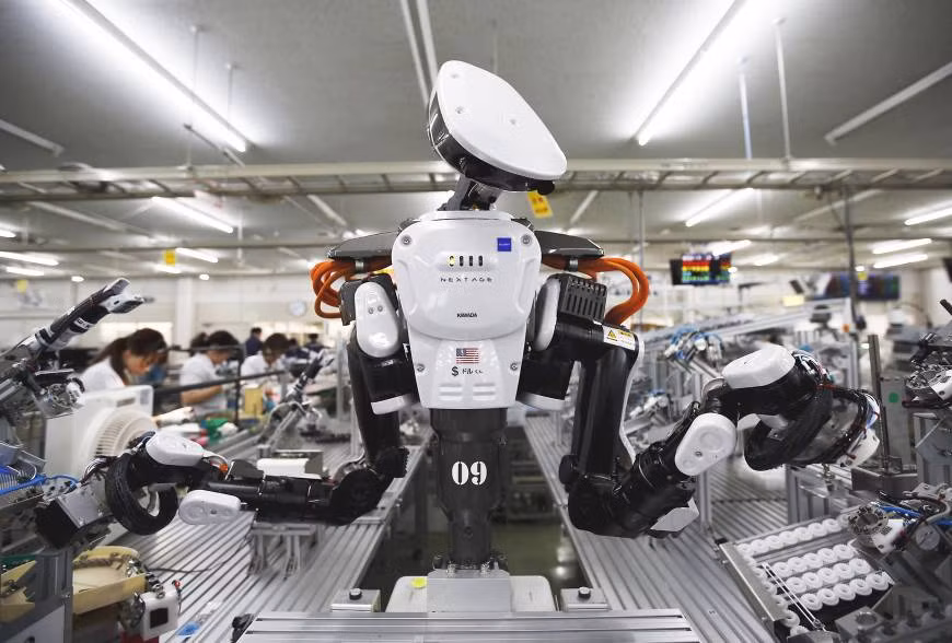 'Đại chiến' việc làm giữa con người và robot ảnh 5