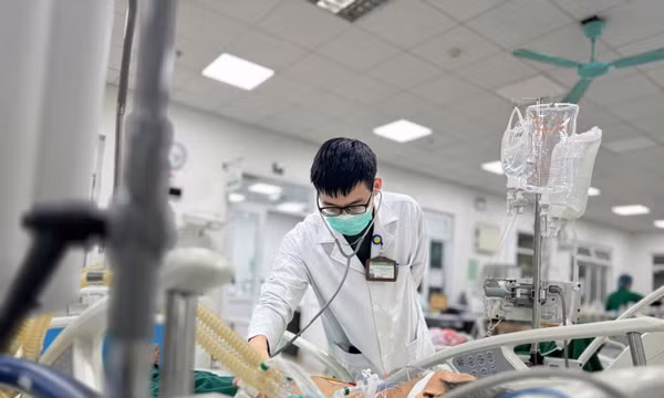 Nhiều người mắc cúm A nhập viện diễn biến nặng, suy hô hấp nhanh