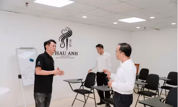 Học viện Châu Anh Hair Design and Training Academy khai trương cơ sở mới