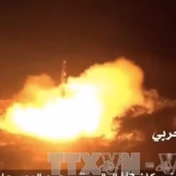 Dinh Tổng thống Yemen lần đầu bị tên lửa tấn công làm dấy lên lo ngại nội chiến toàn diện