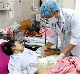 Ngộ độc thực phẩm, 59 du khách nhập viện ảnh 1