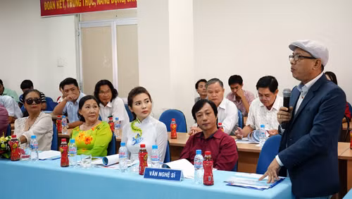 Khám phá biển đảo quê hương cùng văn nghệ sĩ ảnh 1