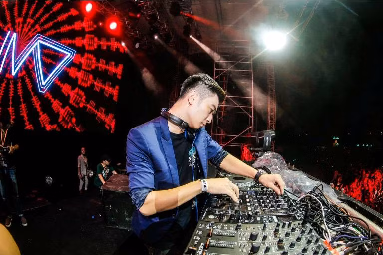 DJ đầu tiên của Việt Nam được mời tham dự Asia Song Festival ảnh 2