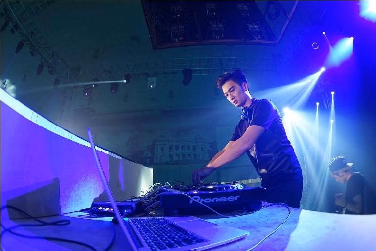 DJ đầu tiên của Việt Nam được mời tham dự Asia Song Festival ảnh 3