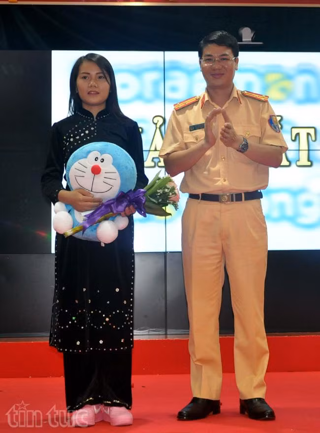 Trao giải Cuộc thi sáng tác khẩu hiệu “Doraemon với an toàn giao thông” ảnh 2