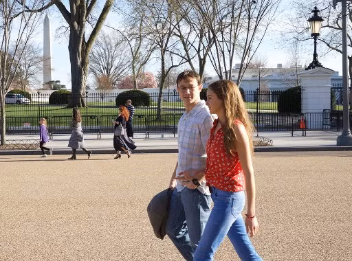 “Mật vụ Snowden”: Bộ phim gây tranh cãi nhất năm 2016 ảnh 1