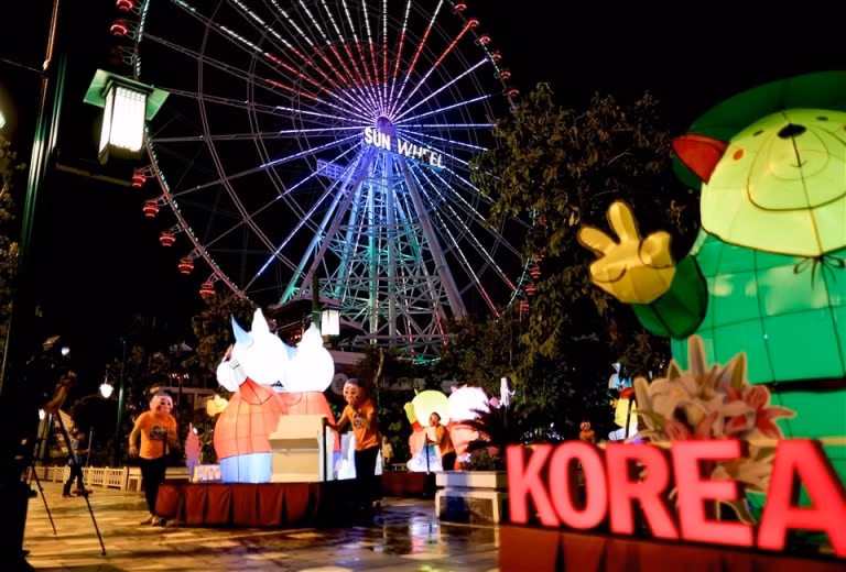 Lễ hội đèn lồng tại Asia Park: Bữa tiệc ánh sáng hoàn hảo ảnh 1