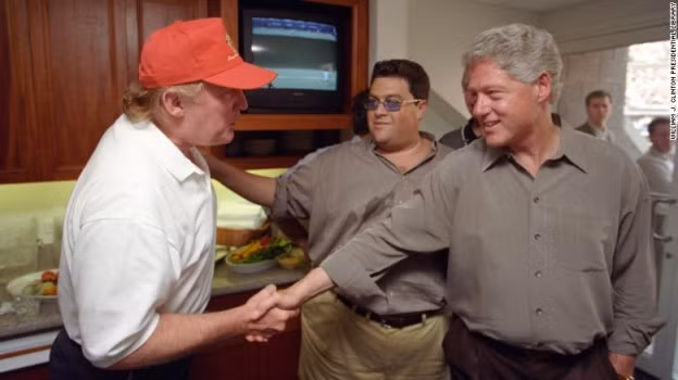 Lộ ảnh cựu Tổng thống Clinton và tỷ phú Trump ngày chơi thân ảnh 4
