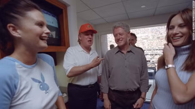 Lộ ảnh cựu Tổng thống Clinton và tỷ phú Trump ngày chơi thân ảnh 3