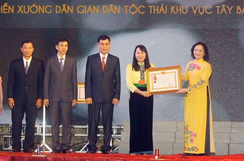 Tưng bừng đêm khai mạc Tuần Văn hóa, du lịch Mường Lò ảnh 2